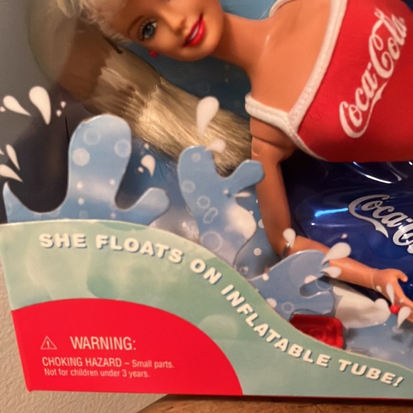 Coca-Cola Splash Barbie - Picture 5 of 5